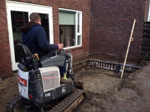 Aanbouw uitgraven Den Helder  Robert Bruijn verreiker verhuur